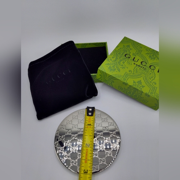 GUCCI Beauty GG Compact Mirror Silver Tone New In Box - Picture 6 of 6